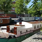 Monumentale Woonboot Op Unieke Locatie Groningen