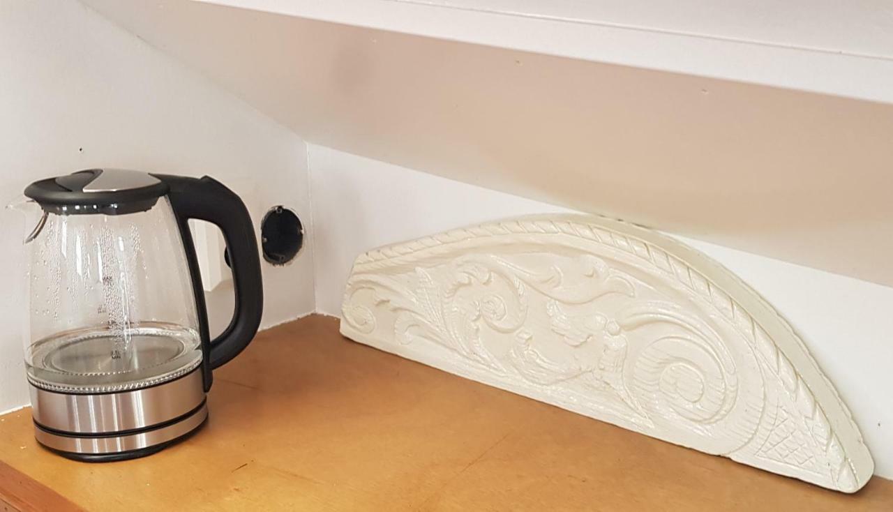 Monumentale Woonboot Op Unieke Locatie Apartment